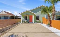 Sunset Palms • 2BR • 5 Min Walk to Beach! - Image 2