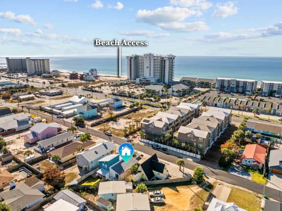 The Sandpiper • King Bed • 5 Min Walk to Beach! - Image 4
